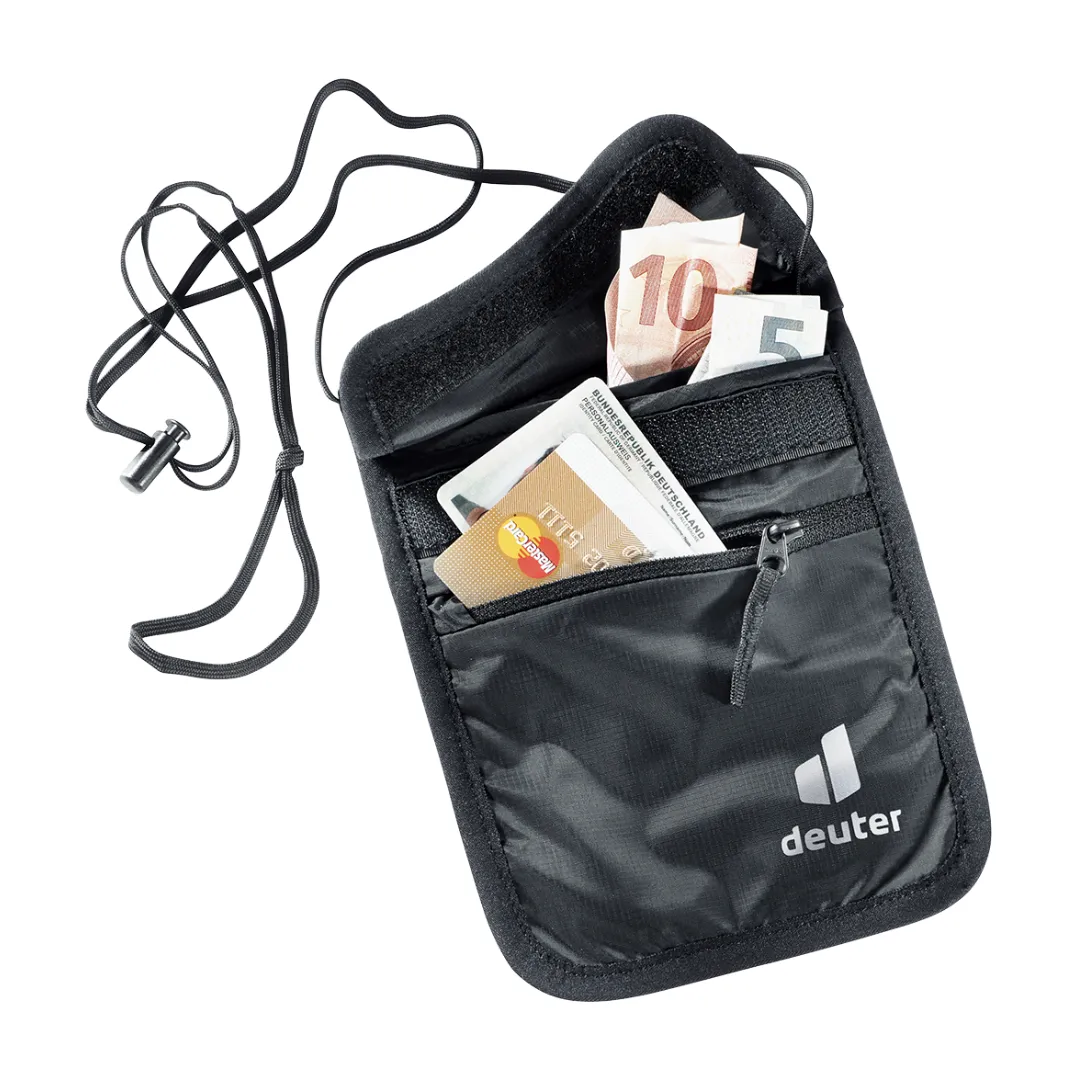 Компактный кошелек Deuter Security Wallet II для активного отдыха путешествий и туризма, подходящий для ношения с обувью и одеждой для хайкинга и альпинизма в онлайн магазине товаров для активного образа жизни