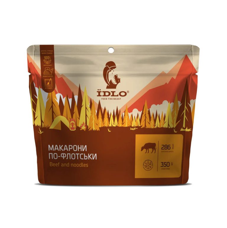 Изображение макарон по-флотски на фоне товаров для активной жизни: одежда обувь походы альпинизм путешествия для онлайн магазина активного отдыха