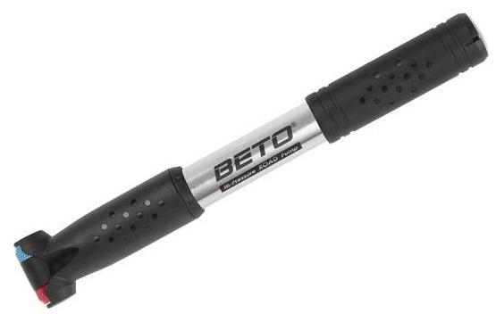 Изображение товаров для активного образа жизни: спортивная одежда, обувь для походов, горные восхождения и путешествий для интернет-магазина спортивных товаров