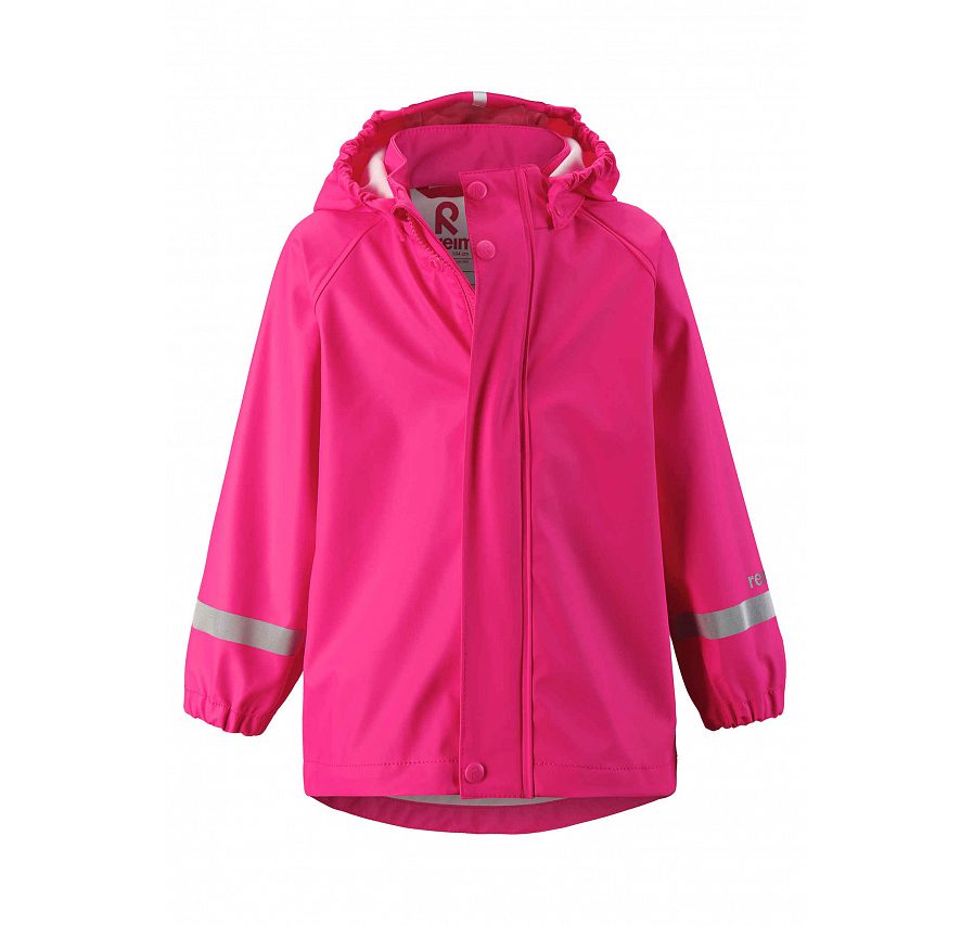 Детская куртка для активного отдыха в ярком розовом цвете, идеально подходящая для походов, путешествий и активной жизни, сделанная из водоотталкивающих материалов.