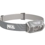 Налобный фонарь Petzl Tikkina серый для активного отдыха, туризма и походов в интернет-магазине экипировки для активной жизни, одежды и обуви для путешествий, хайкинга и альпинизма