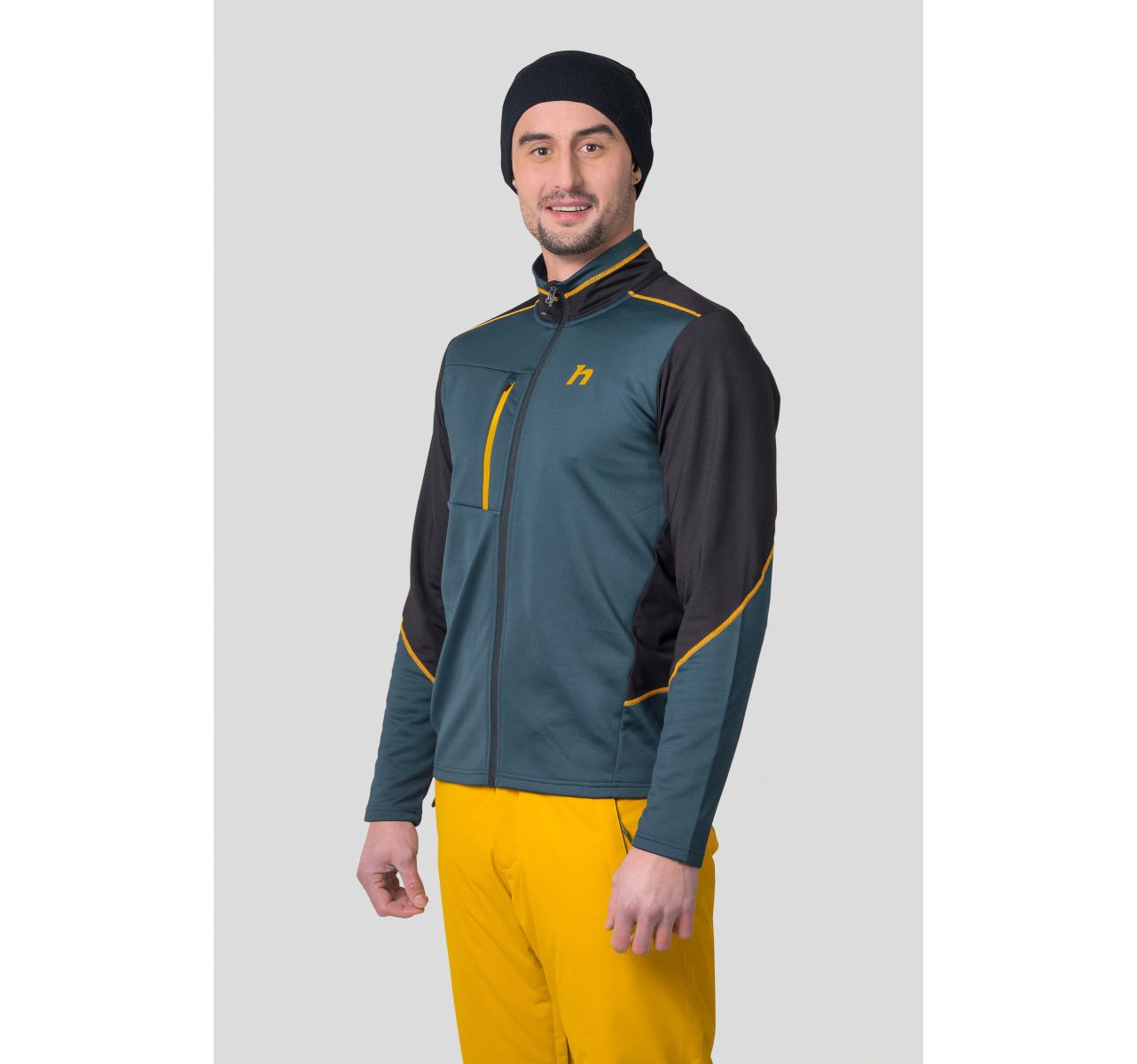 Толстовка Hannah Tariq Mns для активного отдыха, походов и путешествий на фоне отражающего пруда с ключевыми словами для интернет-магазина одежды, обуви, хайкинга и альпинизма