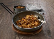 Только что добавленное изображение для онлайн-магазина товаров для активного отдыха с одеждой, обувью, походами, альпинизмом и путешествиями на странице Киноа по-мексикански Trek’n Eat