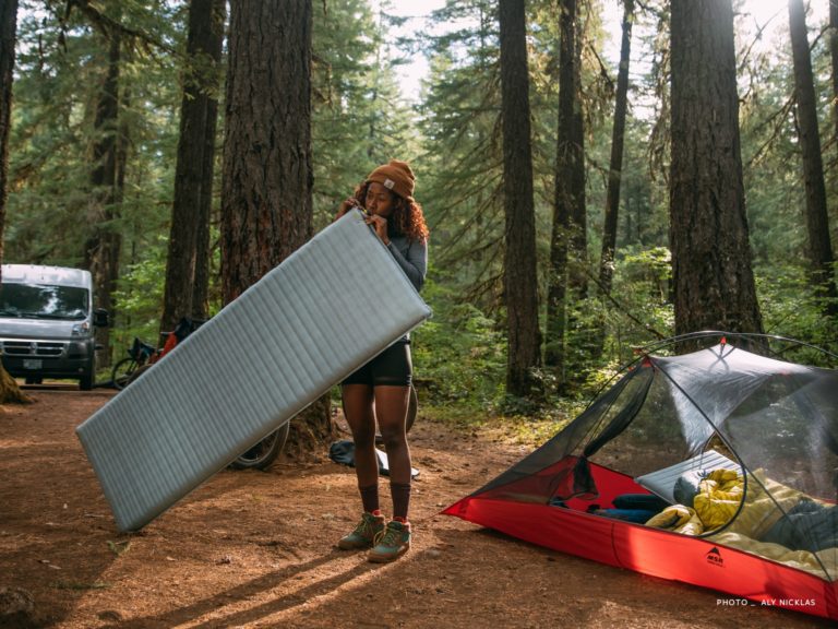 Коврик Therm-a-Rest NeoAir Topo Regular для активного отдыха, походов и путешествий, удобная туристическая экипировка для спортивной обуви и одежды в интернет магазине активного образа жизни