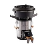 Изображение гриль-плиты Petromax Rocket Stove на странице о снаряжении для активного отдыха, походов и путешествий для любителей активной жизни, походной одежды и обуви