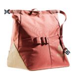 Сумка Deuter Gravity Boulder в цвете Redwood Clay для активного отдыха, альпинизма и путешествий, идеально подходящая для спортсменов и любителей активной жизни.