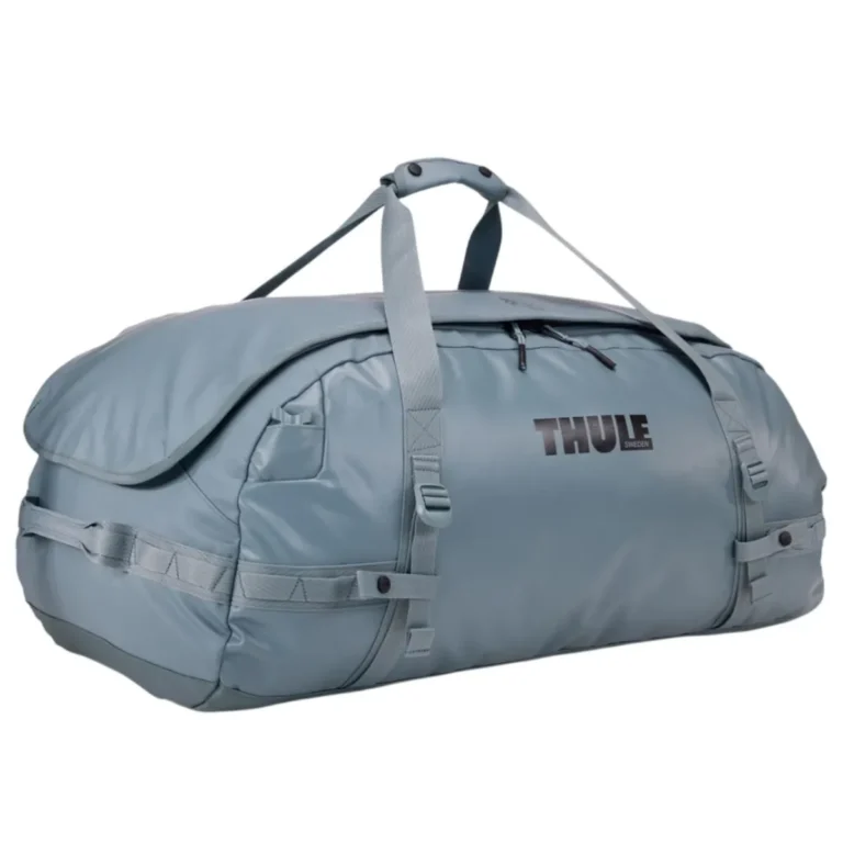 Рекламное изображение сумки Thule Chasm 90L в сером цвете для активного отдыха походов альпинизма путешествий спортивной экипировки для онлайн магазина товаров для активной жизни продажи одежды и обуви для хайкинга и туризма