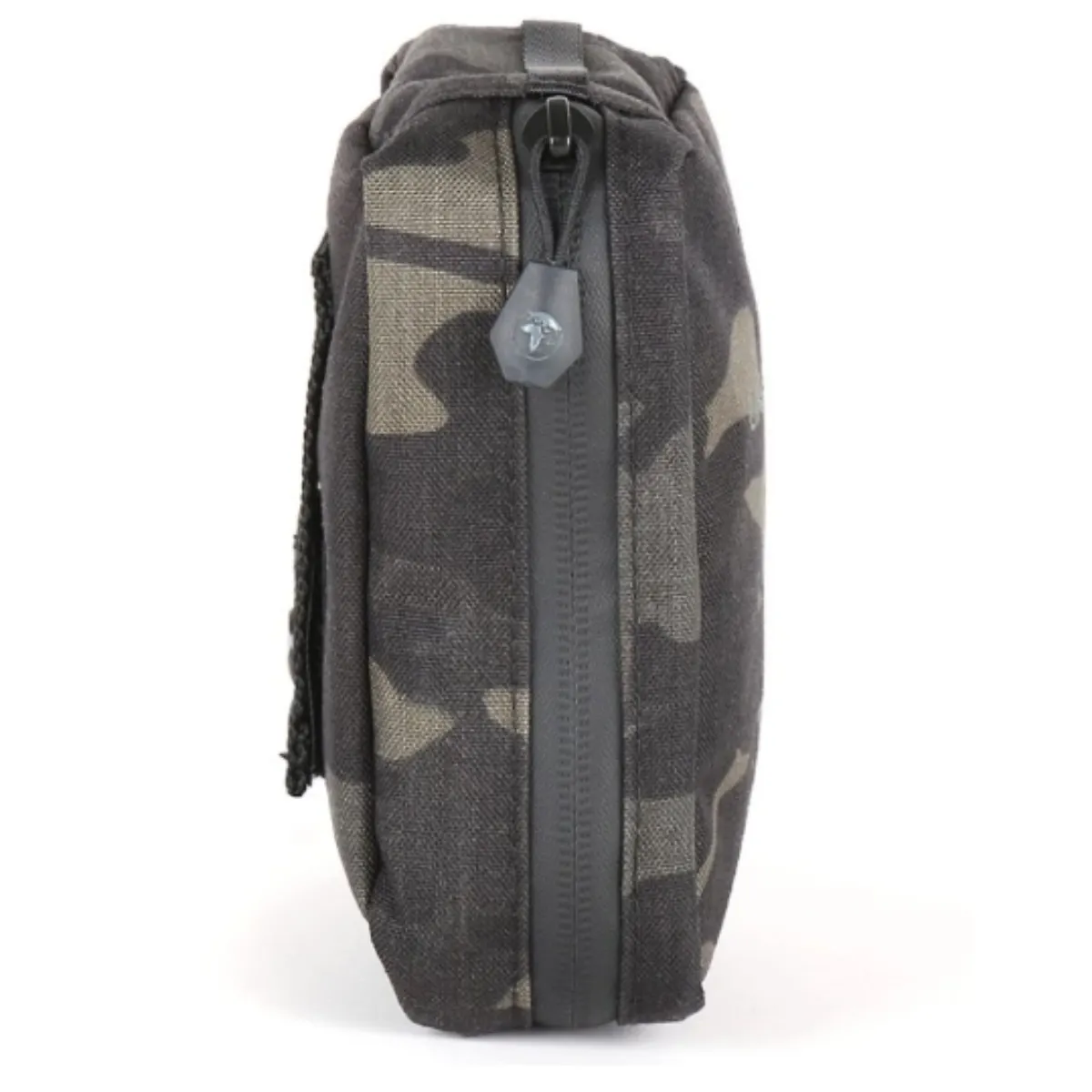 Аптечка Lifesystems Trek First Aid Kit Camo для активного отдыха, туризма, альпинизма и путешествий для магазина товаров для активной жизни