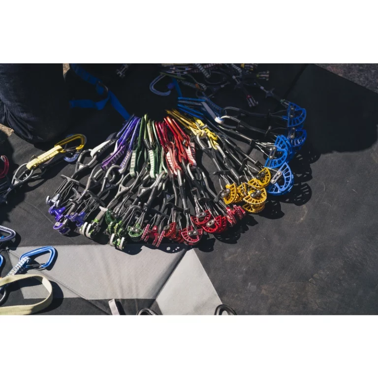 Рюкзак для активного отдыха, походов, скалолазания и путешествий на онлайн магазине с одеждой и обувью для горных путешествий и туризма