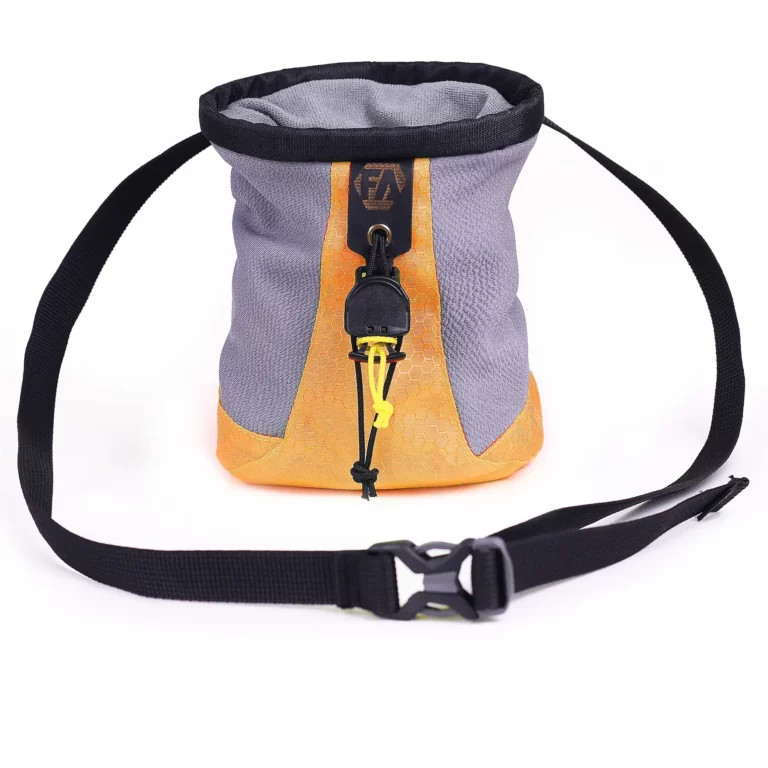 Трендовая сумочка для магнезии First Ascent Rock It синяя для альпинизма и активного отдыха - одежда и обувь для туризма, скалолазания, хайкинга и путешествий